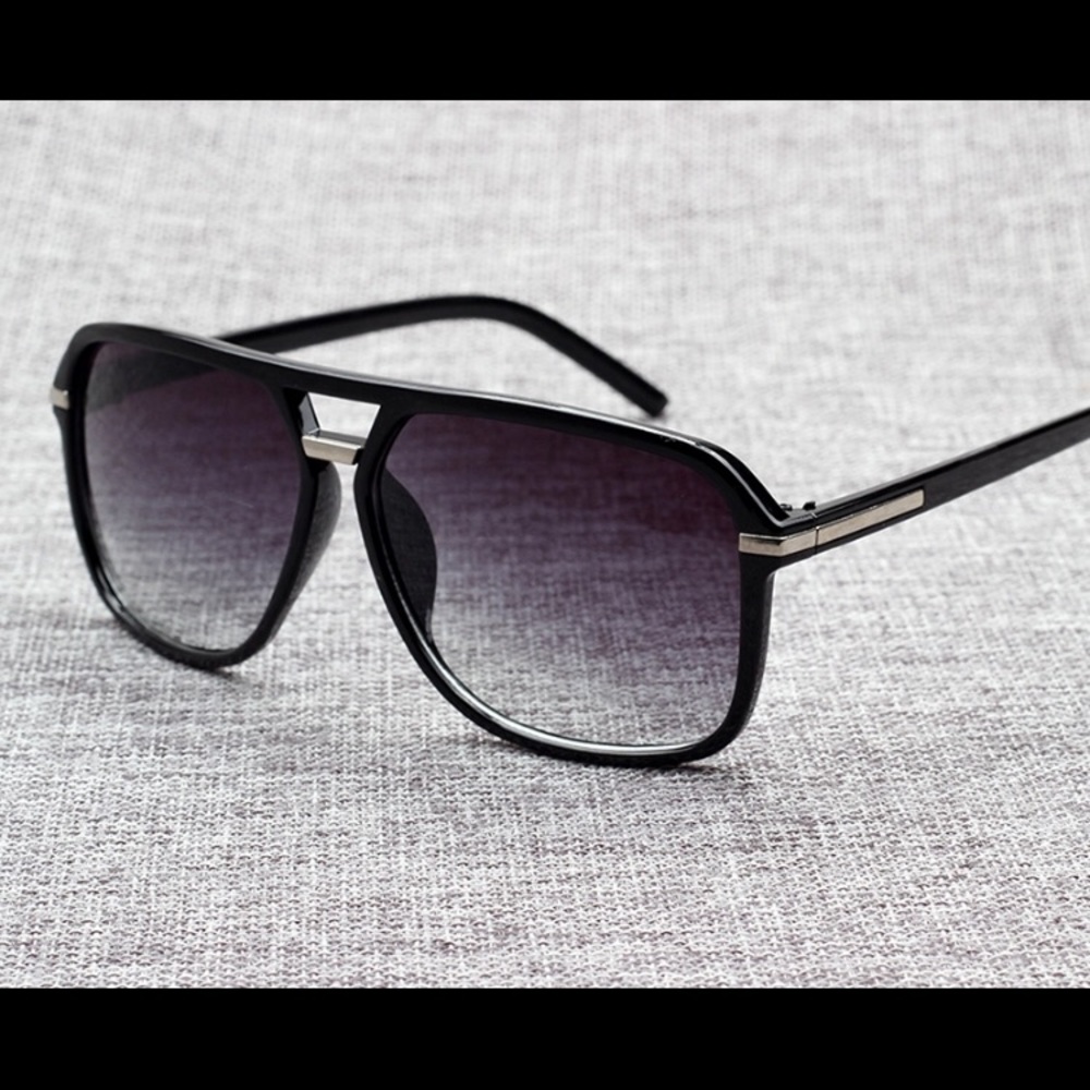 Square Shape Black/Sliver Sunglasses